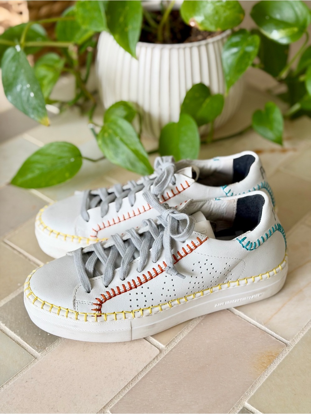P448 Women's Thea Whip Stitch Low Top Platform Sneakers - 36 - Picture 6 of 13